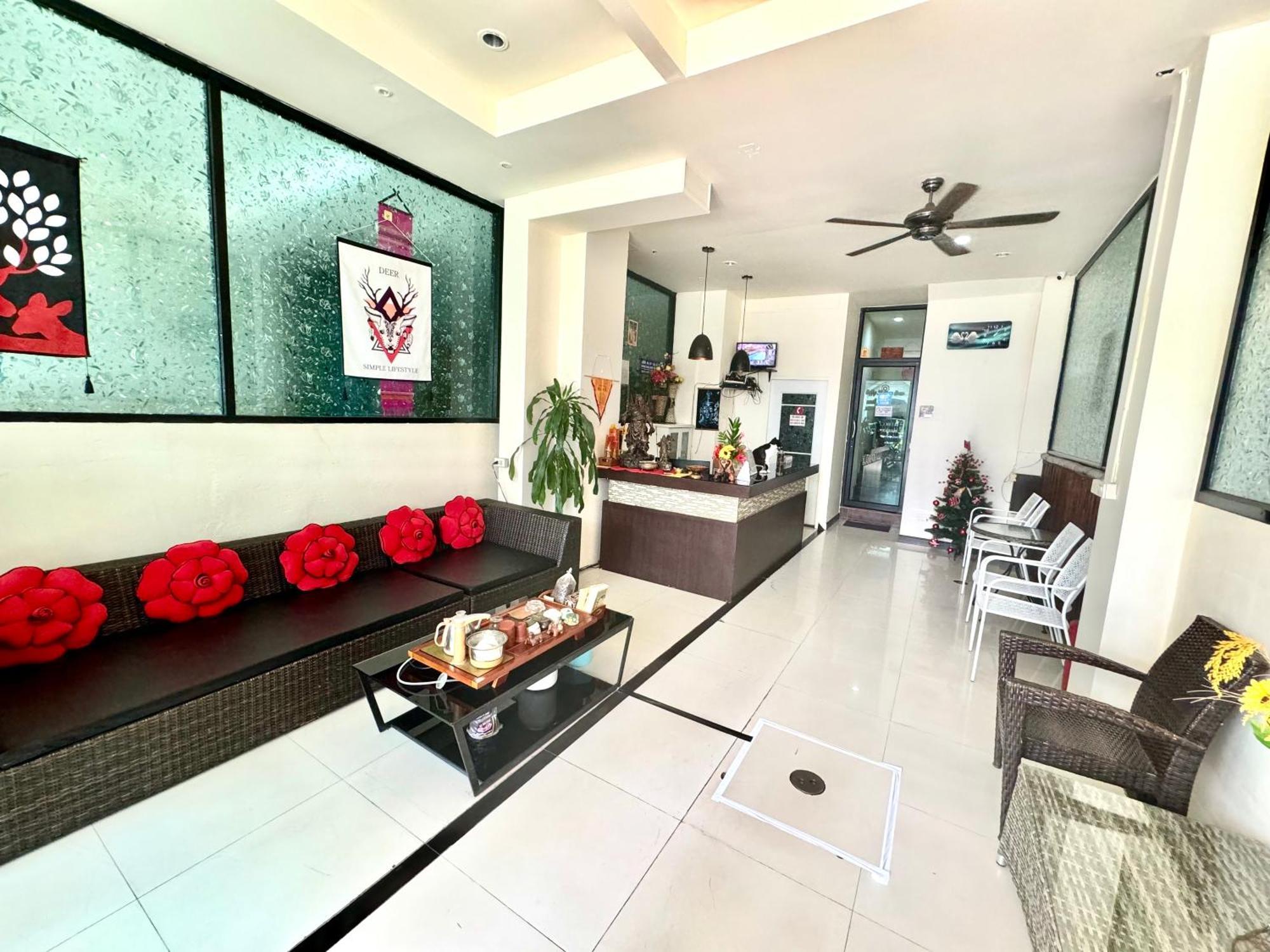 Happy 99 Guest House Patong Eksteriør billede