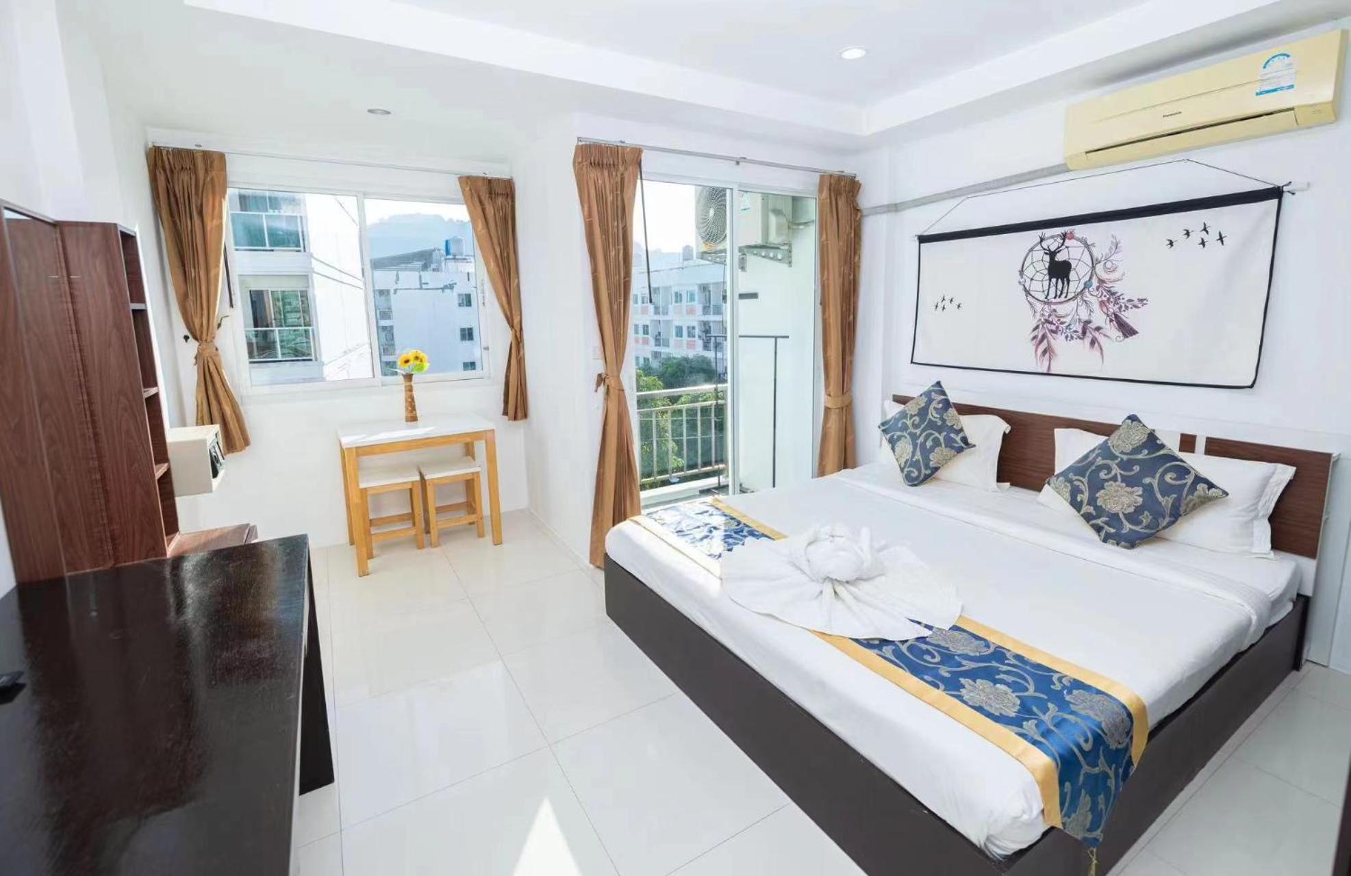 Happy 99 Guest House Patong Eksteriør billede