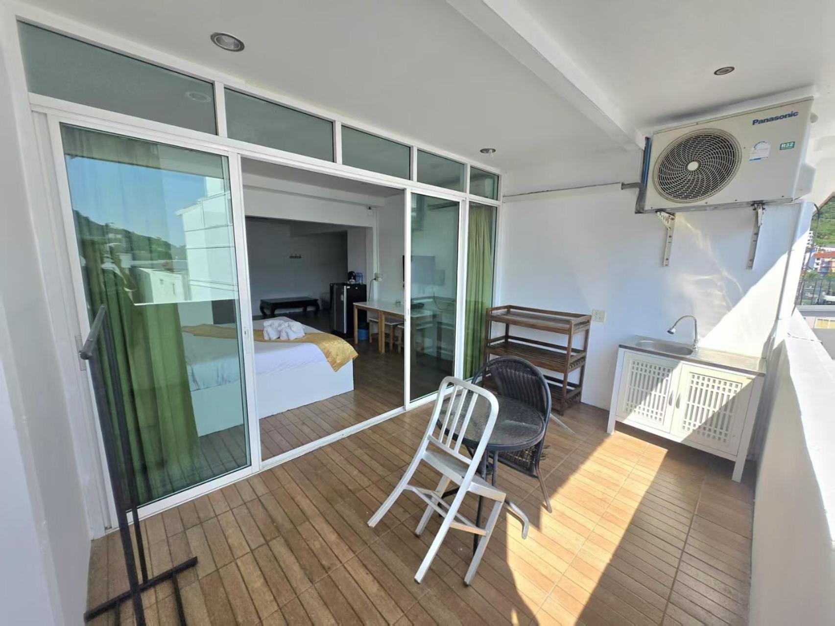 Happy 99 Guest House Patong Eksteriør billede