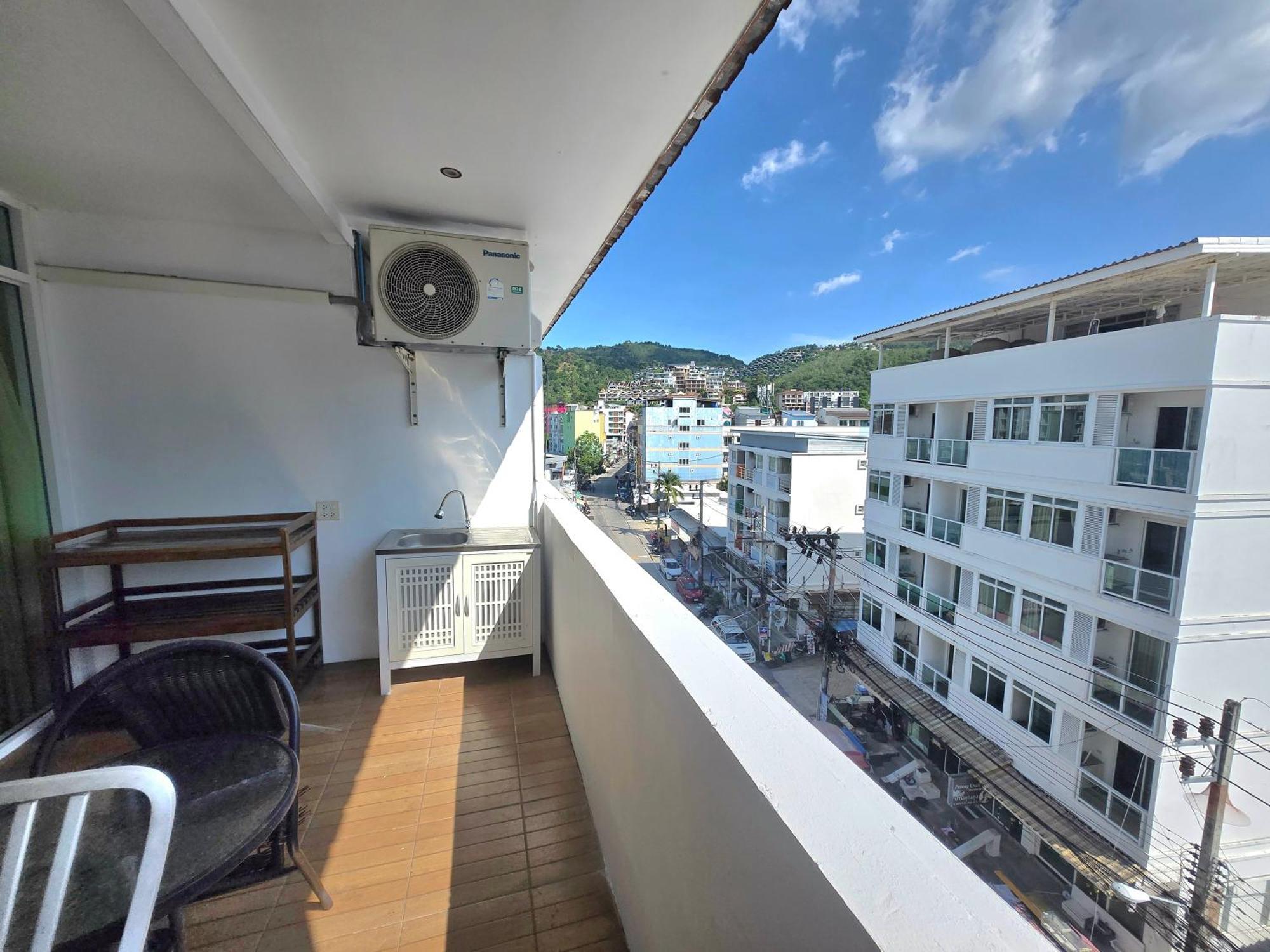 Happy 99 Guest House Patong Eksteriør billede